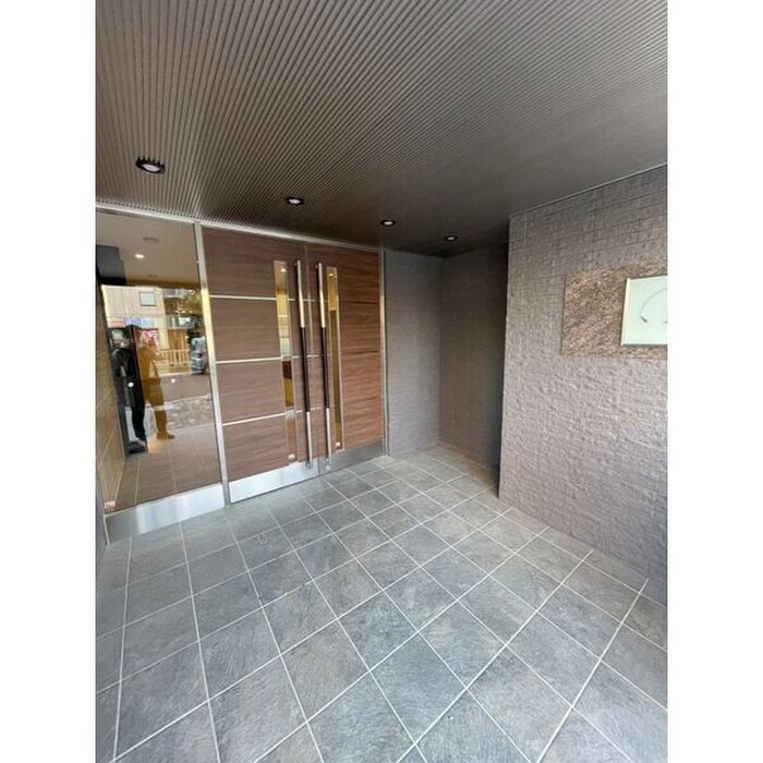 パルティール高畑(704)の物件外観写真