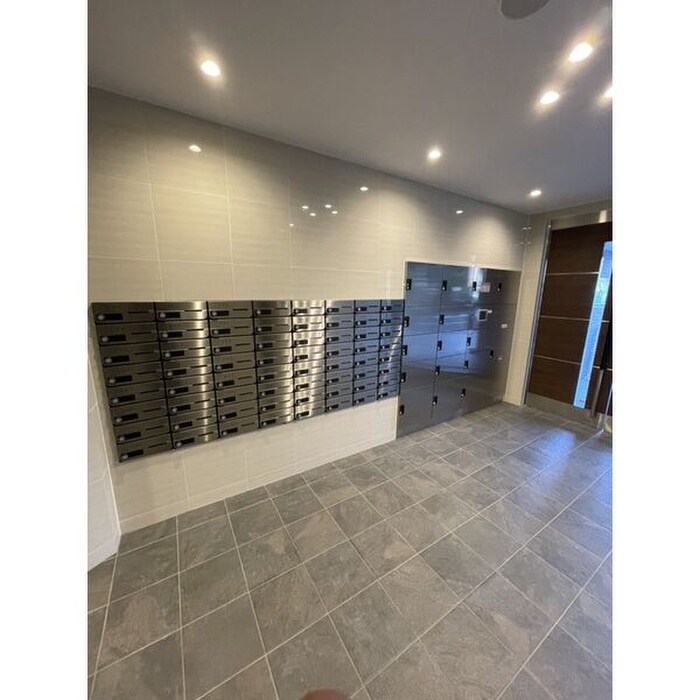 パルティール高畑(704)の物件外観写真