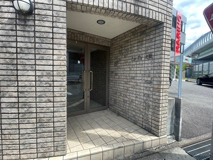 la tie 上社の物件外観写真