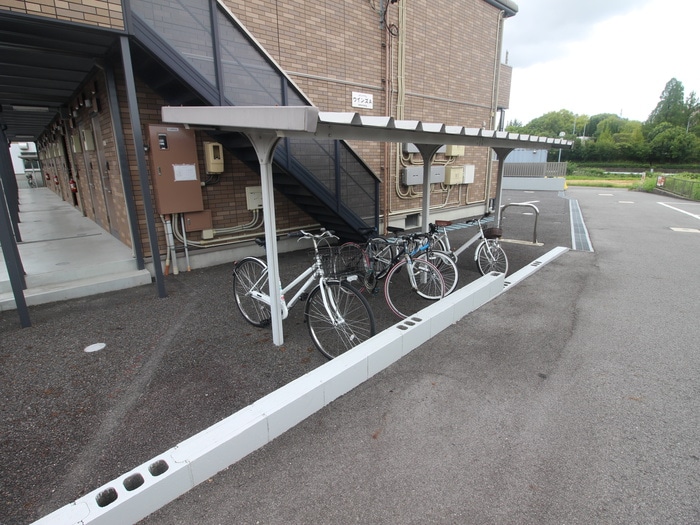 ウインズＡ棟の物件外観写真