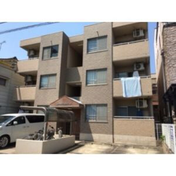 APPARTEMENT　NYの物件外観写真