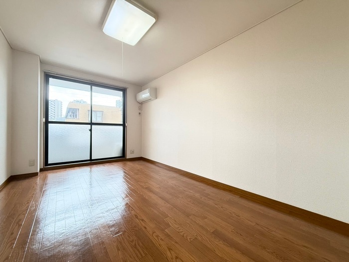 ラヴィンマ－ブルの物件内観写真