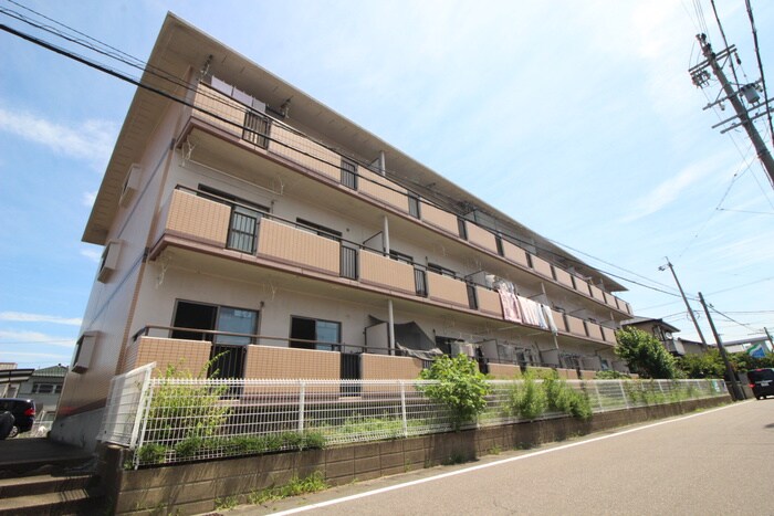 ダイヤモンド岩倉の物件外観写真