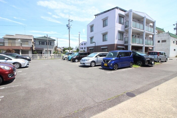 ダイヤモンド岩倉の物件外観写真