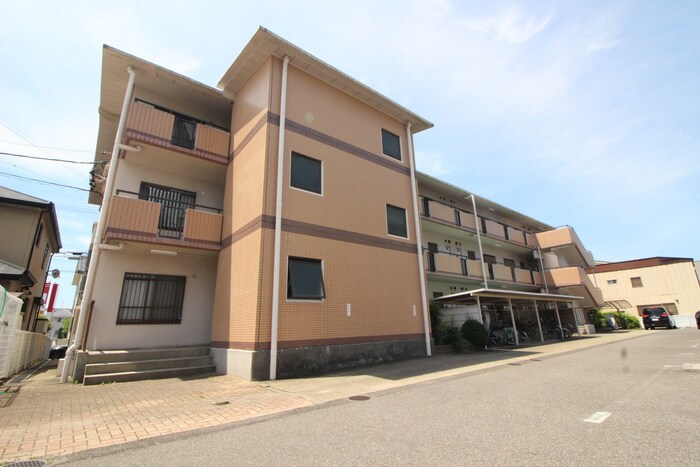 ダイヤモンド岩倉の物件外観写真