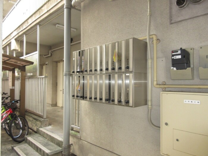 フラット内山の物件外観写真