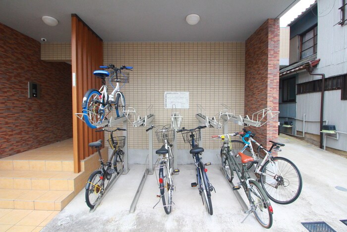 クレスト上名古屋の物件外観写真