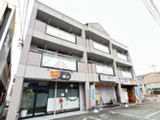 シャトーエルクの物件外観写真