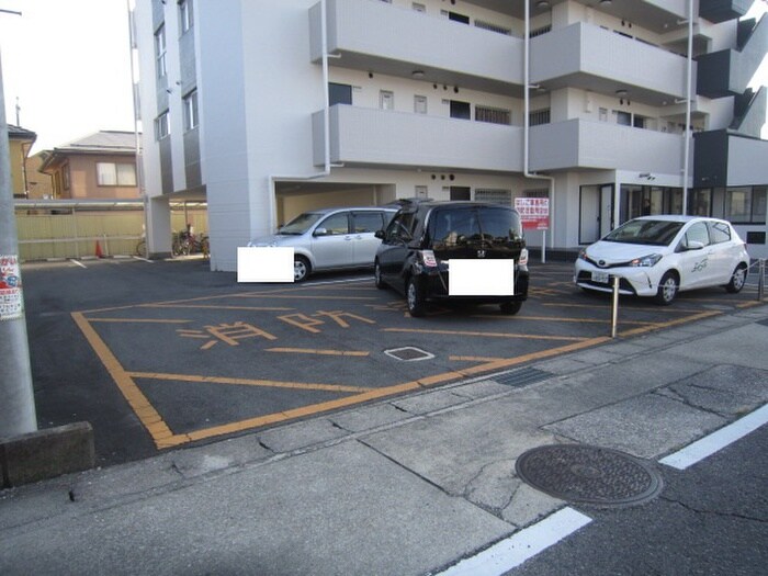 レナジア三郷の物件外観写真