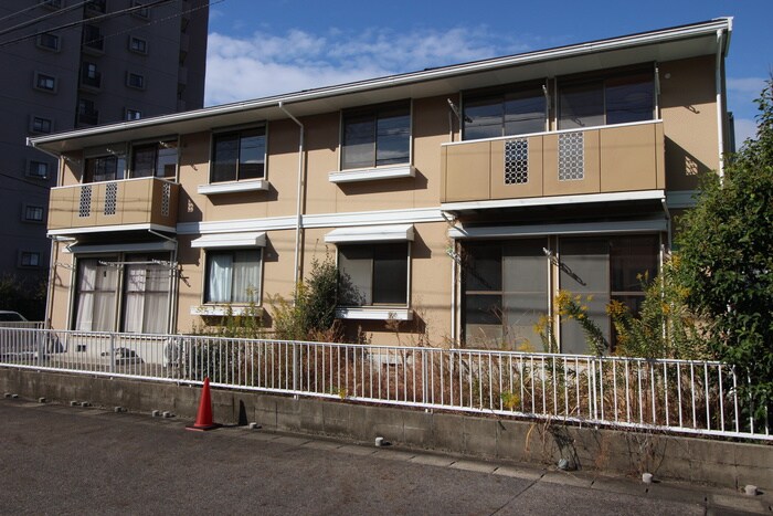 ロイヤル竹田の物件外観写真