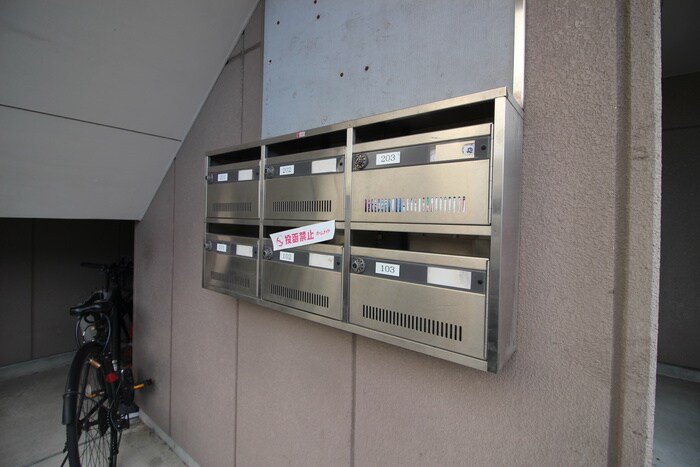 リバ－サイド静の物件外観写真