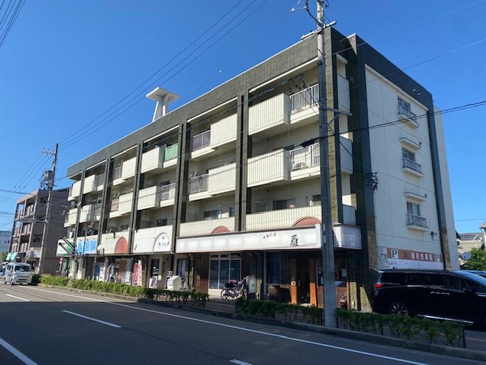 新柳ビルの物件外観写真