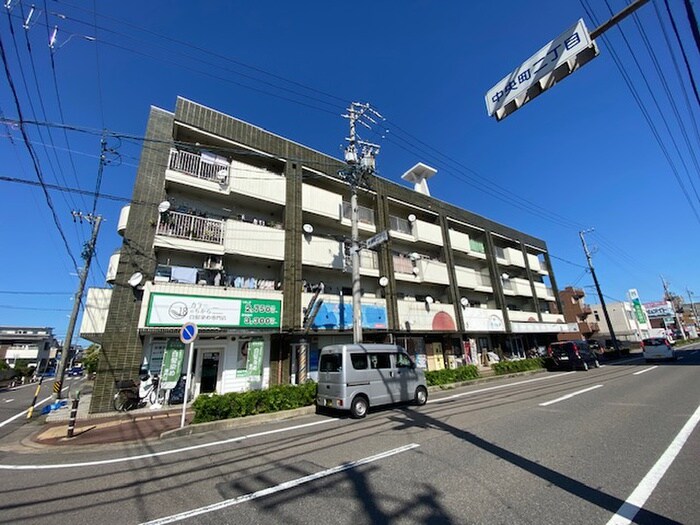 新柳ビルの物件外観写真