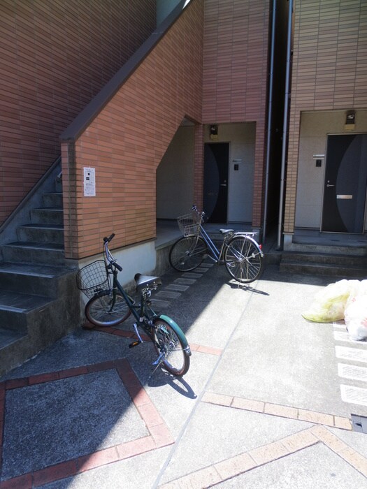 タウンコート高畑の物件外観写真