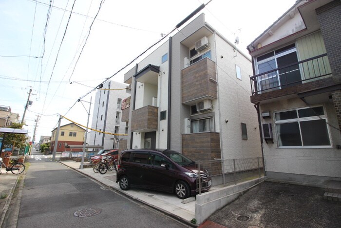 カシミール本陣の物件外観写真