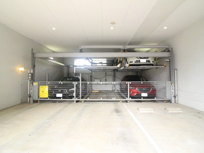 ロイジェント栄の物件外観写真