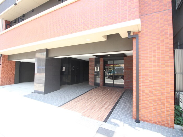 ヴィラエーデル名駅の物件外観写真