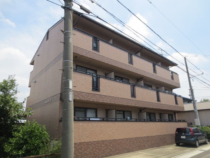 ルミエールＥの物件外観写真