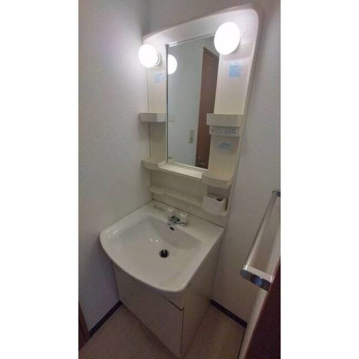 ルミエールＥの物件内観写真