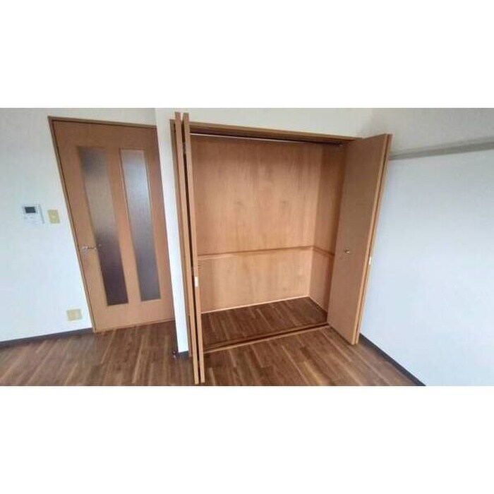 ルミエールＥの物件内観写真