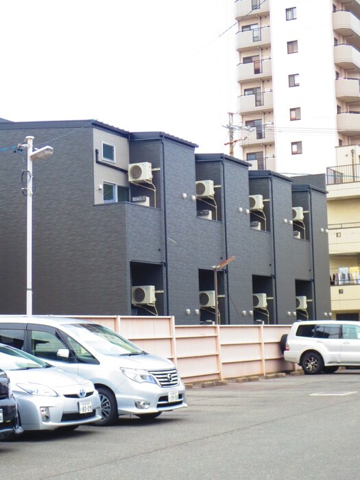 ラ　ヴィータ　フェリーチェの物件外観写真