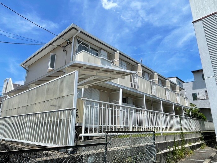 リベ－ル名東の物件外観写真