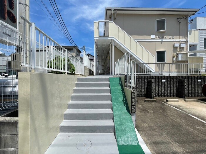 リベ－ル名東の物件外観写真