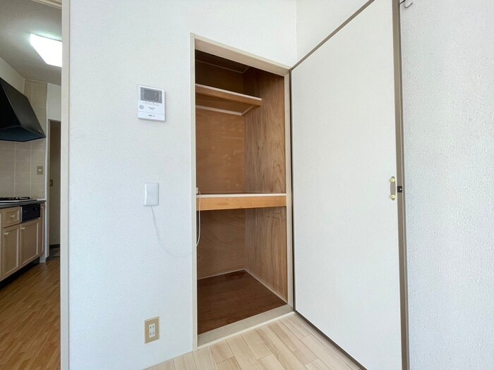 リベ－ル名東の物件内観写真