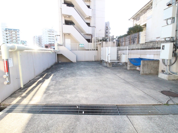 サンリバ－イナダの物件外観写真