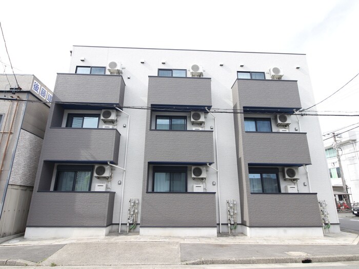 FreeHand　八田の物件外観写真