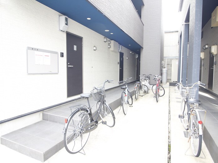 FreeHand　八田の物件外観写真