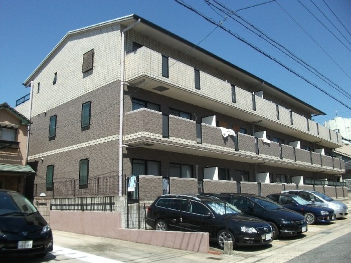 アドバンスユタカの物件外観写真