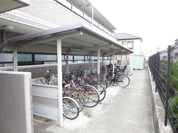 アドバンスユタカの物件外観写真