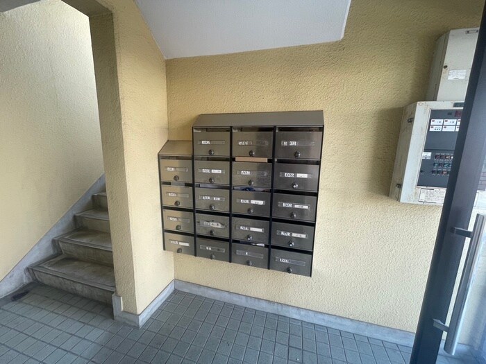 OS・SKYマンション植田南の物件外観写真