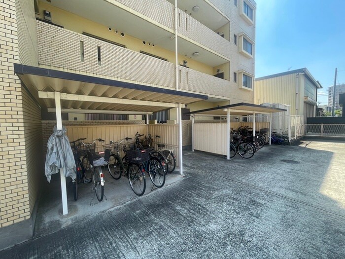 OS・SKYマンション植田南の物件外観写真