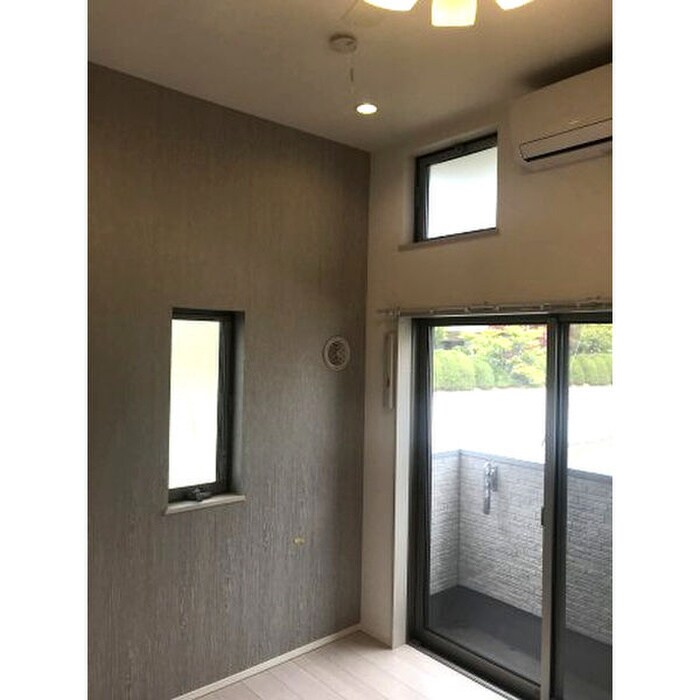 ユグドラシル高畑の物件内観写真