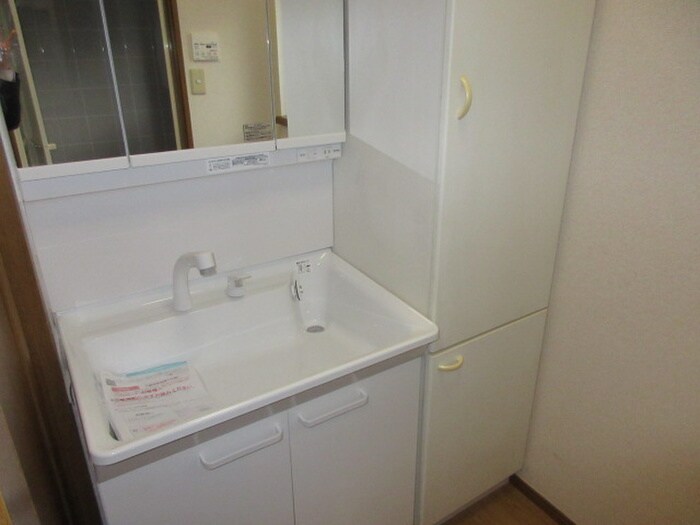 高間町貸家の物件内観写真