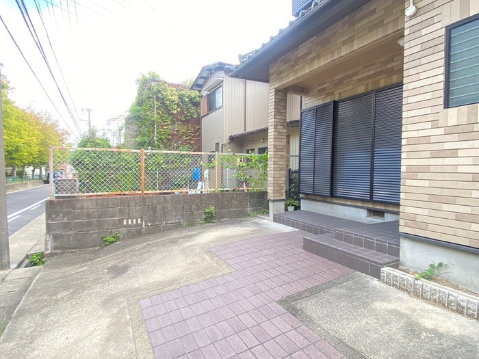 高間町貸家の物件外観写真