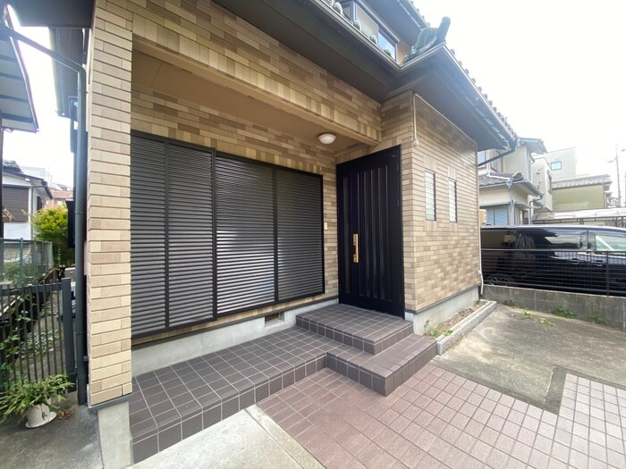 高間町貸家の物件外観写真