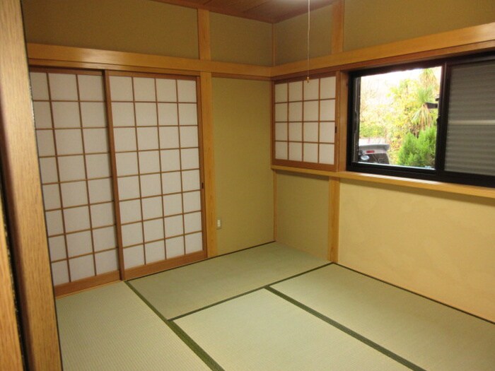 高間町貸家の物件内観写真