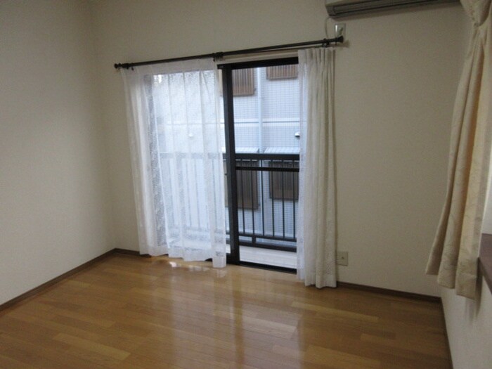 高間町貸家の物件内観写真