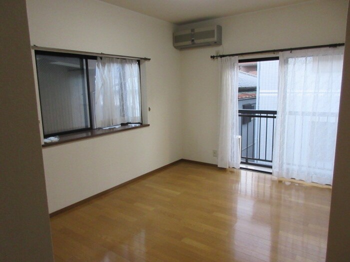 高間町貸家の物件内観写真