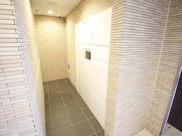 ﾌﾟﾚｻﾝｽ名古屋幅下ﾌｧﾋﾞｭﾗｽの物件外観写真