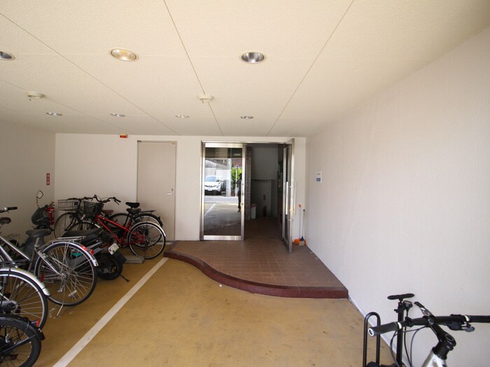 ドルフ亀島Ⅰの物件外観写真