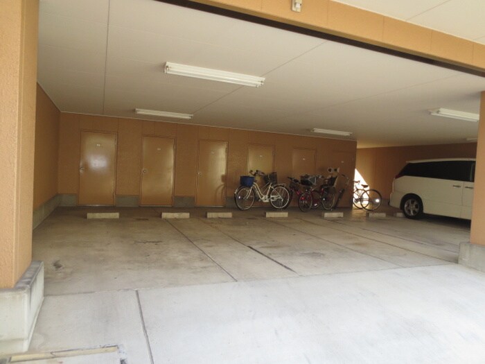 藤二番館の物件外観写真