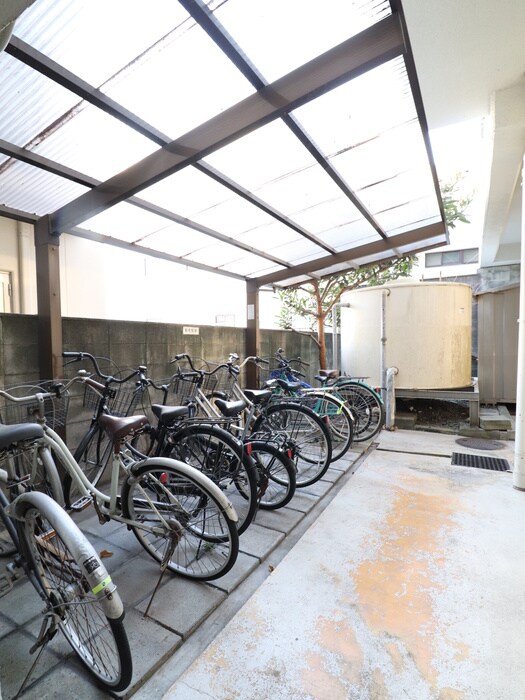 イナガキマンションの物件外観写真