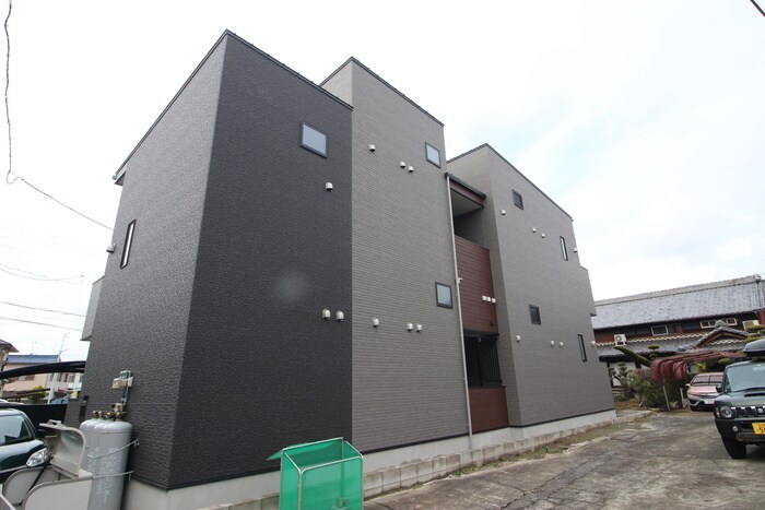 Rivera庄内緑地の物件外観写真