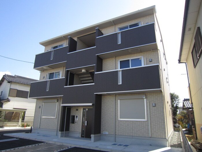 イースト　フィールドの物件外観写真