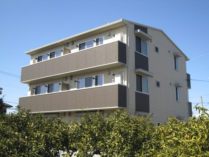 イースト　フィールドの物件外観写真