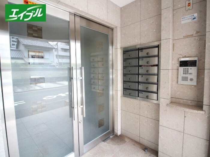 ライジングヴィラ葵の物件外観写真